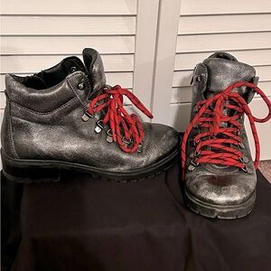Steve Madden Pewter red lace boots size 7